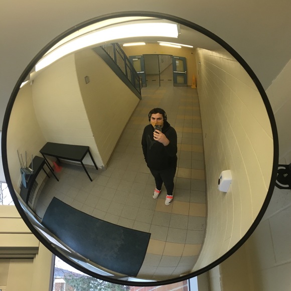 Meet your Posher, Ali - Picture 1 of 1